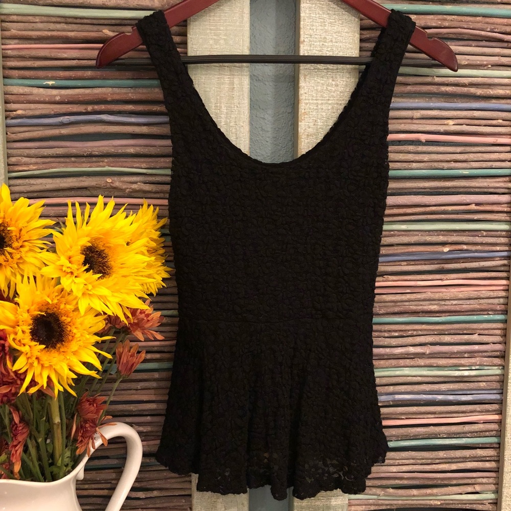 Black floral textured peplum tank